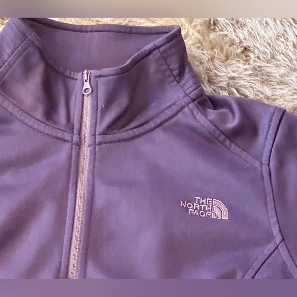 The North Face Women’s medium 1/4 zip purple